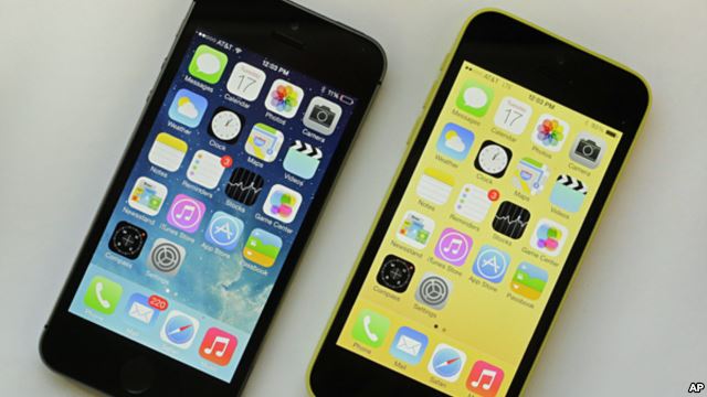 The iPhone 5S, left, and iPhone 5c, Sept. 17, 2013.