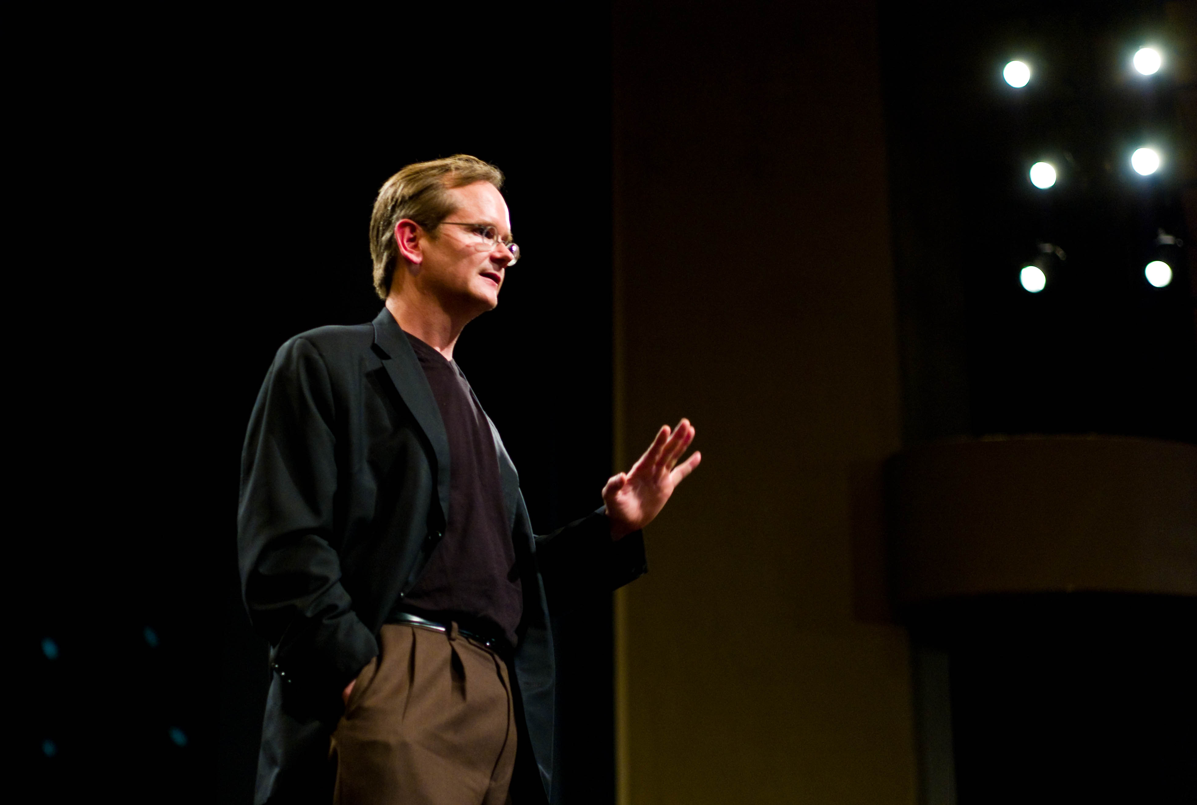 Larry Lessig lance une sorte campagne de crowdfunding pour financer son Super PAC pour la démocratie